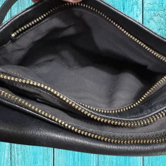 Wanderers Trieste Leather Crossbody Bag - Picture 9 of 13